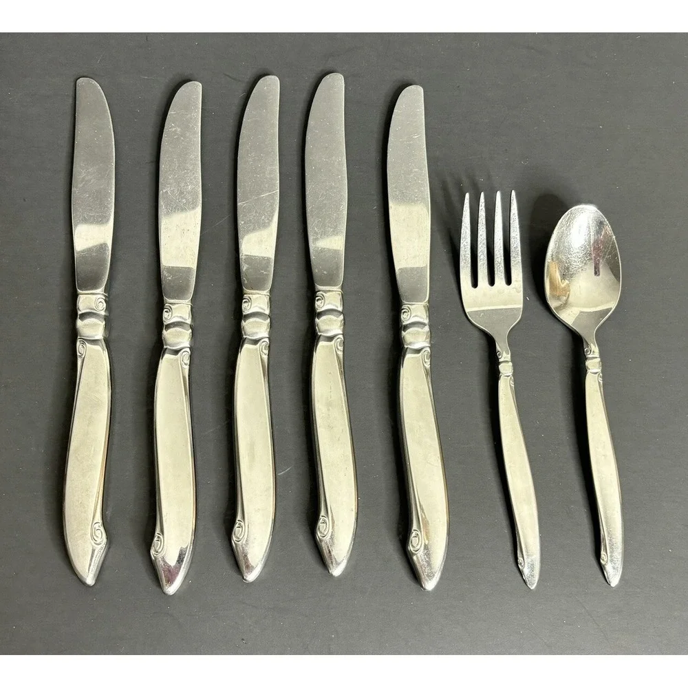 Wm A Rogers Oneida Shoreline 5 Dinner Knives 1 Salad Fork 1 Teaspoon Stainless